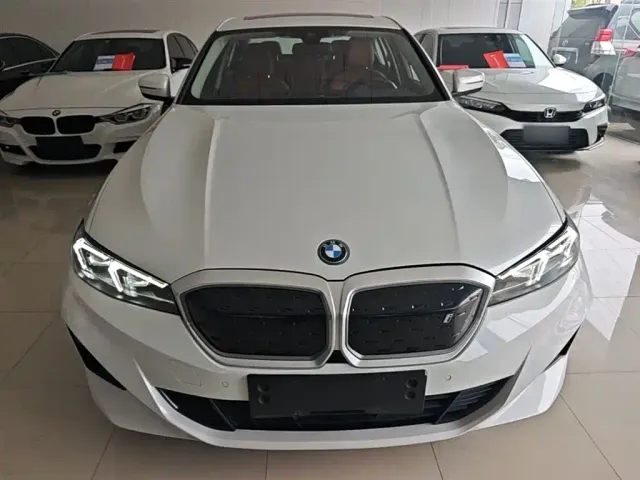 BMW i3 — Фото автомобиля 2
