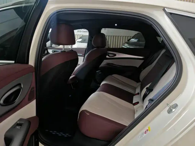 BYD Seal 07 DM-i — Фото автомобиля 11