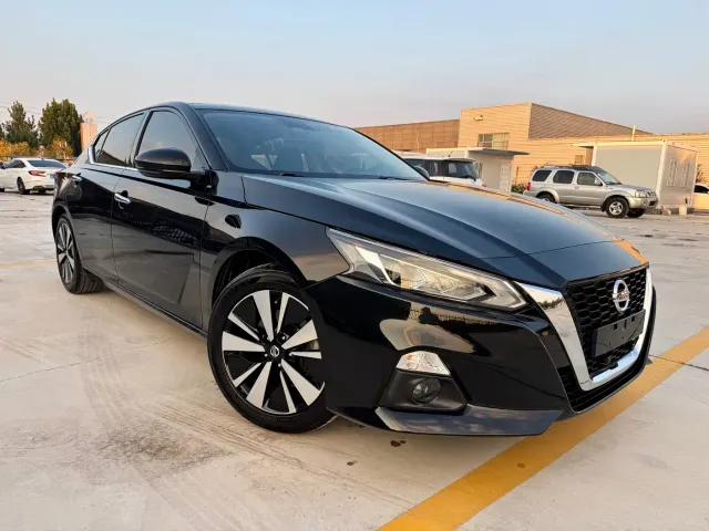 Nissan Teana — Фото автомобиля 3