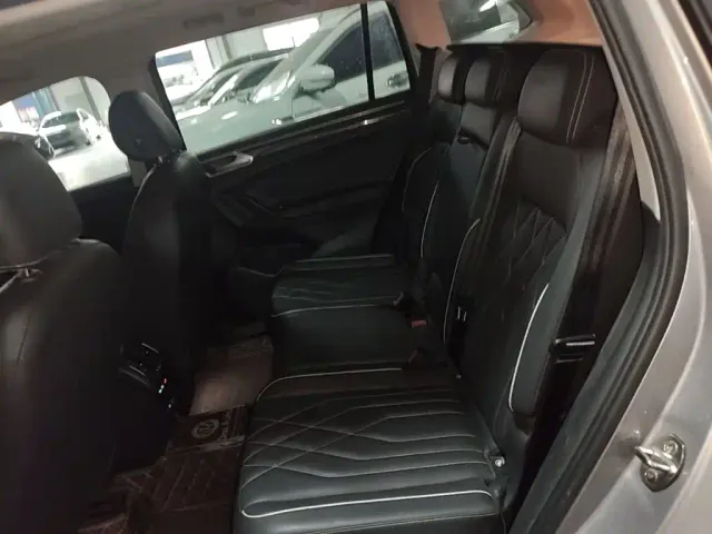 Volkswagen Tiguan L PHEV — Фото автомобиля 16