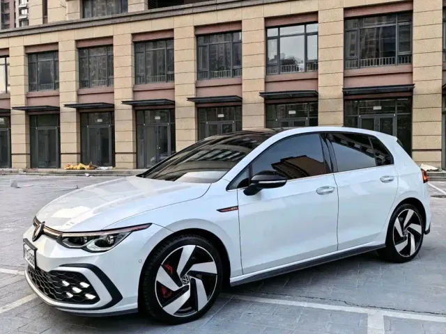 Volkswagen Golf GTI — Фото автомобиля 3