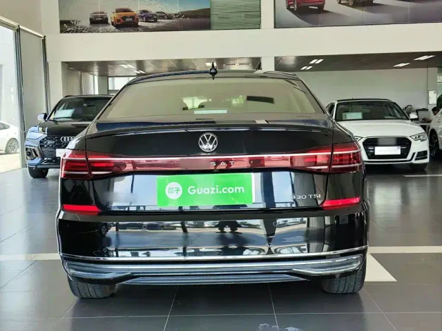 Volkswagen Passat — Фото автомобиля 5