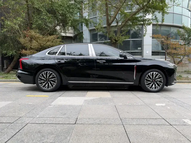 Hongqi H5 — Фото автомобиля 10