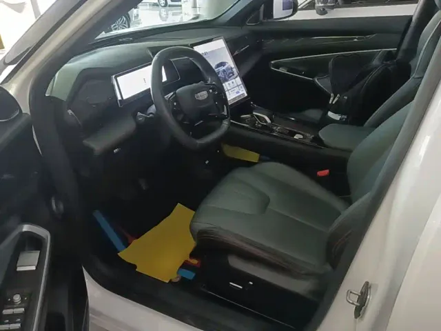 Geely Boyue — Фото автомобиля 14