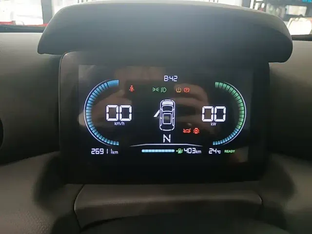 Leapmotor T03 — Фото автомобиля 11