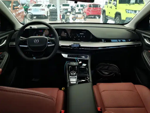 Changan Eado — Фото автомобиля 9