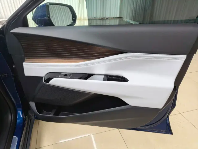 Cadillac GT4 — Фото автомобиля 18