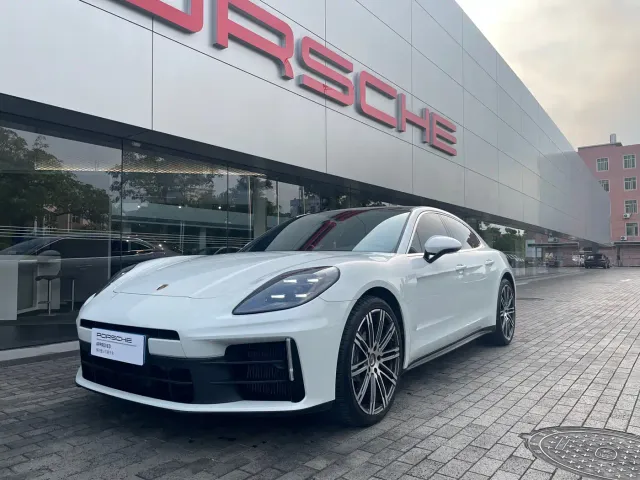 Фотография автомобиля — Porsche Panamera