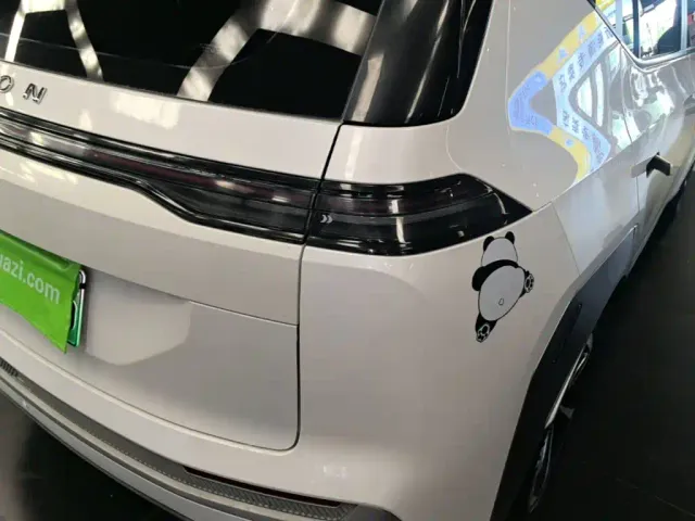 GAC Aion Y — Фото автомобиля 23