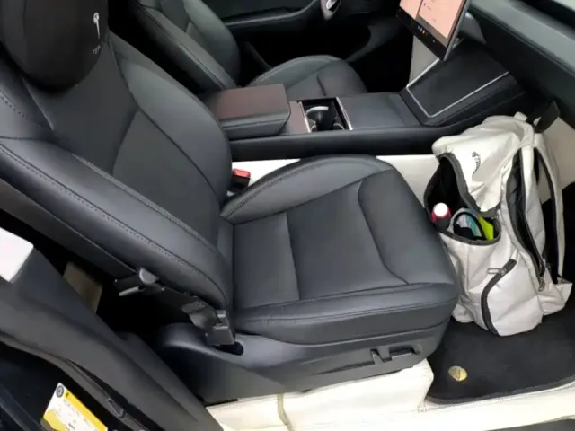 Tesla Model Y — Фото автомобиля 24