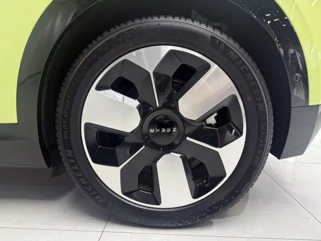 Zeekr Mix — Фото автомобиля 15