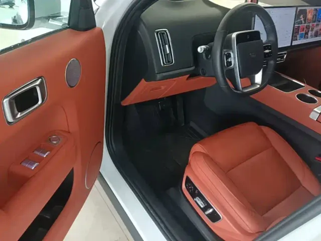 Li Auto L7 — Фото автомобиля 15