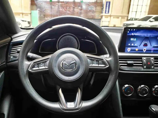 Mazda CX-4 — Фото автомобиля 10