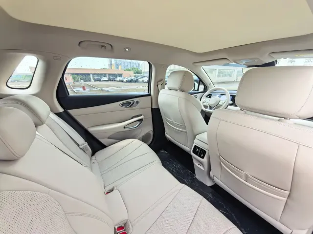 BYD Seal 05 DM-i — Фото автомобиля 16