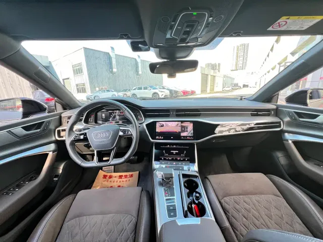 Audi A7L — Фото автомобиля 6