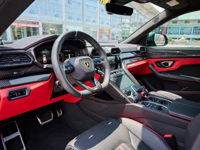 Lamborghini Urus — Фото автомобиля 15
