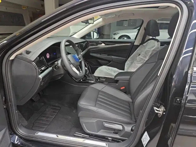 Volkswagen Passat — Фото автомобиля 15