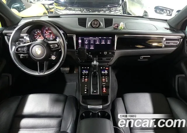 Porsche Macan — Фото автомобиля 11