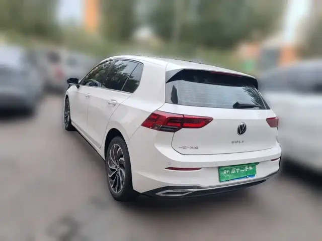 Volkswagen Golf — Фото автомобиля 5