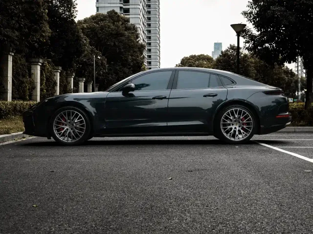 Porsche Panamera — Фото автомобиля 3