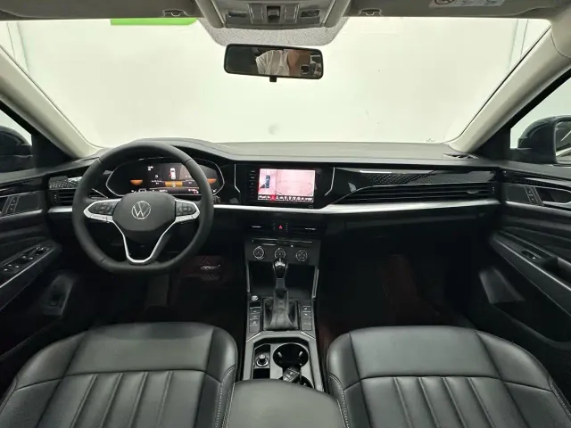 Volkswagen Passat — Фото автомобиля 12