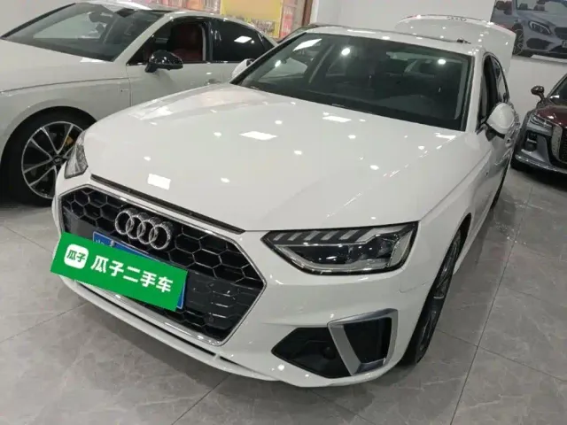 Фотография автомобиля — Audi A4L