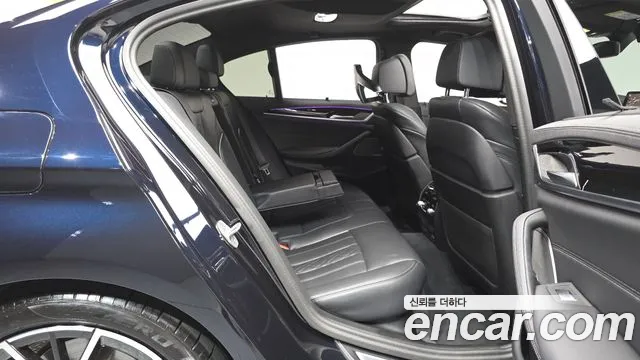 BMW 5-Series — Фото автомобиля 9