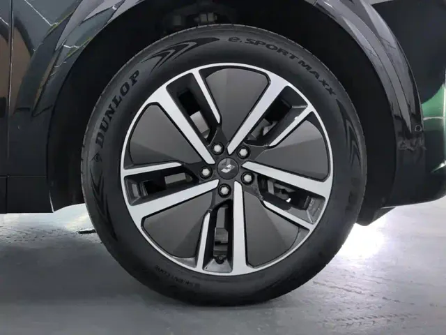 Li Auto L6 — Фото автомобиля 6