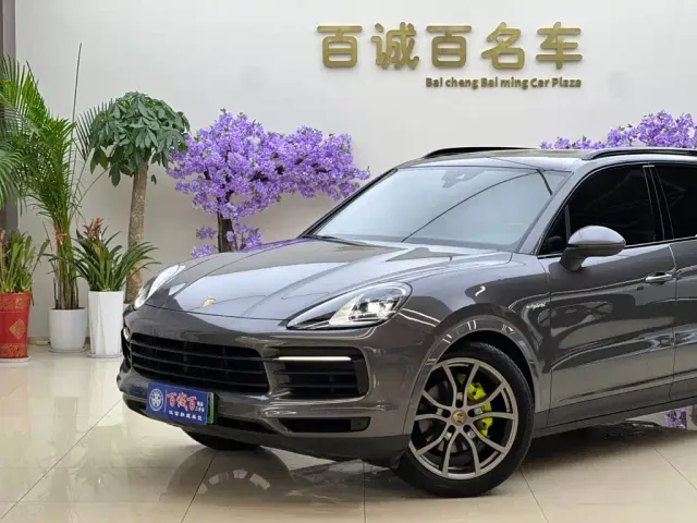 Porsche Cayenne — Фото автомобиля 3