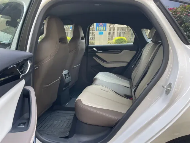 BYD Qin PLUS — Фото автомобиля 6