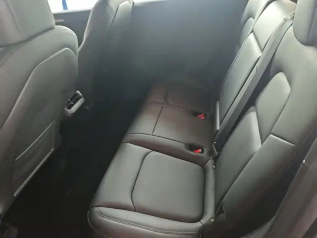 Tesla Model Y — Фото автомобиля 16