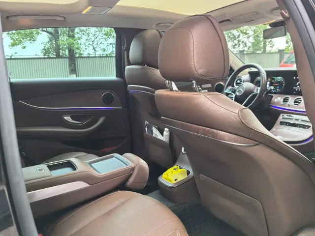 Mercedes-Benz E-Class — Фото автомобиля 6