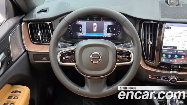 Вольво XC60 — Фото автомобиля 10