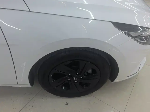 Hyundai Elantra — Фото автомобиля 13