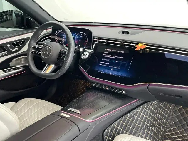 Mercedes-Benz E-Class — Фото автомобиля 16