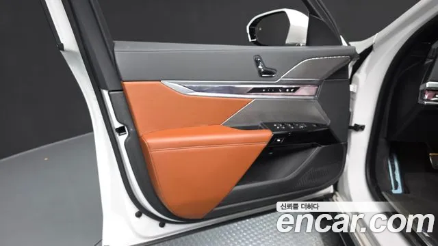 BMW 7 Series G70 — Фото автомобиля 13