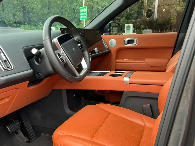 Li Auto L9 — Фото автомобиля 5