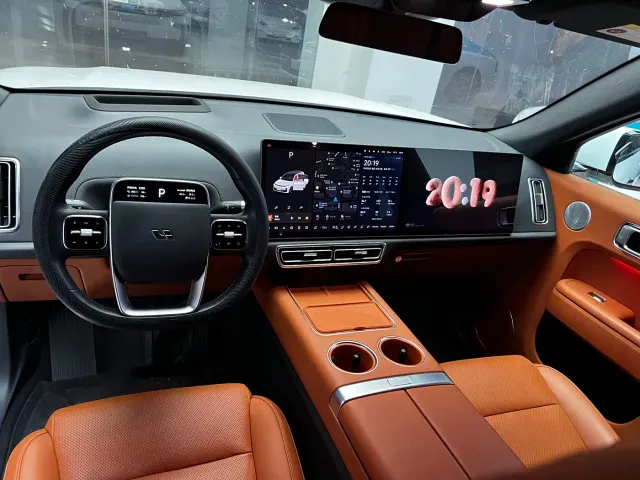 Li Auto L7 — Фото автомобиля 5