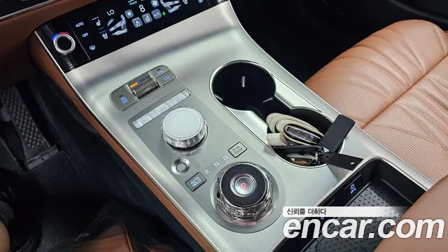 Genesis GV70 2.5T Бензин AWD — Фото автомобиля 8