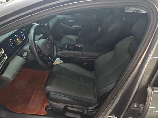 BYD Qin L — Фото автомобиля 14