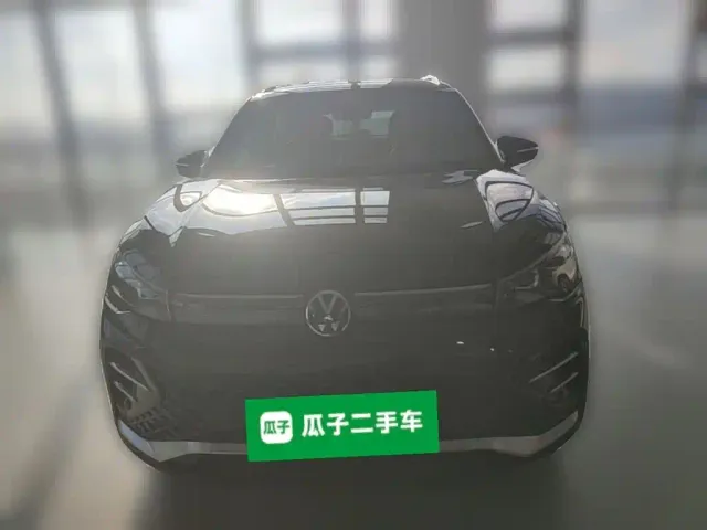 Volkswagen Tiguan L — Фото автомобиля 4
