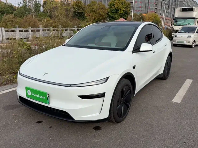 Фотография автомобиля — Tesla Model Y
