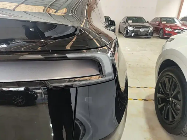 Tesla Model Y — Фото автомобиля 7