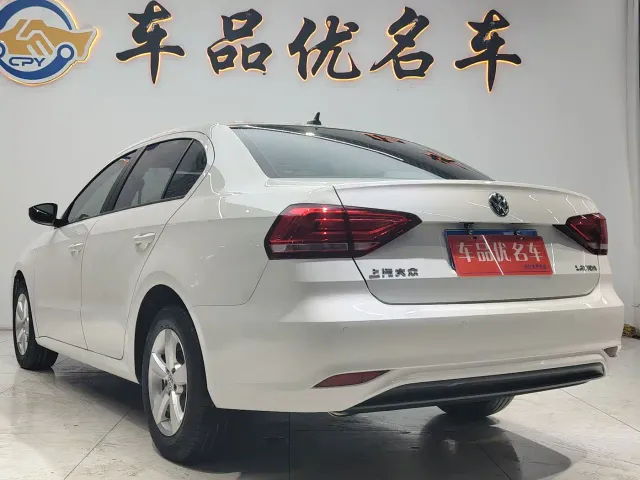 Volkswagen Lavida — Фото автомобиля 3
