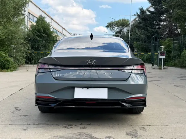Hyundai Elantra — Фото автомобиля 6