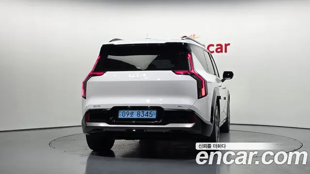 Kia EV9 — Фото автомобиля 4