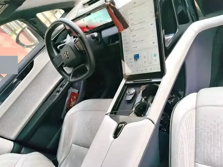 HiPhi HiPhi X 2021 Flagship Edition 6-Seater — Фото автомобиля 2