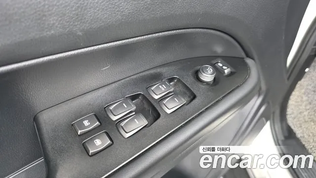 KG_Mobility_Ssangyong Rexton Новый Rexton Sport Khan Дизель 2.2 4WD — Фото автомобиля 29