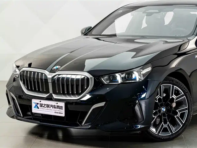BMW 5 Series — Фото автомобиля 2