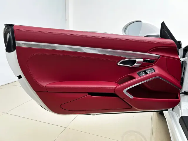 Porsche 718 — Фото автомобиля 4